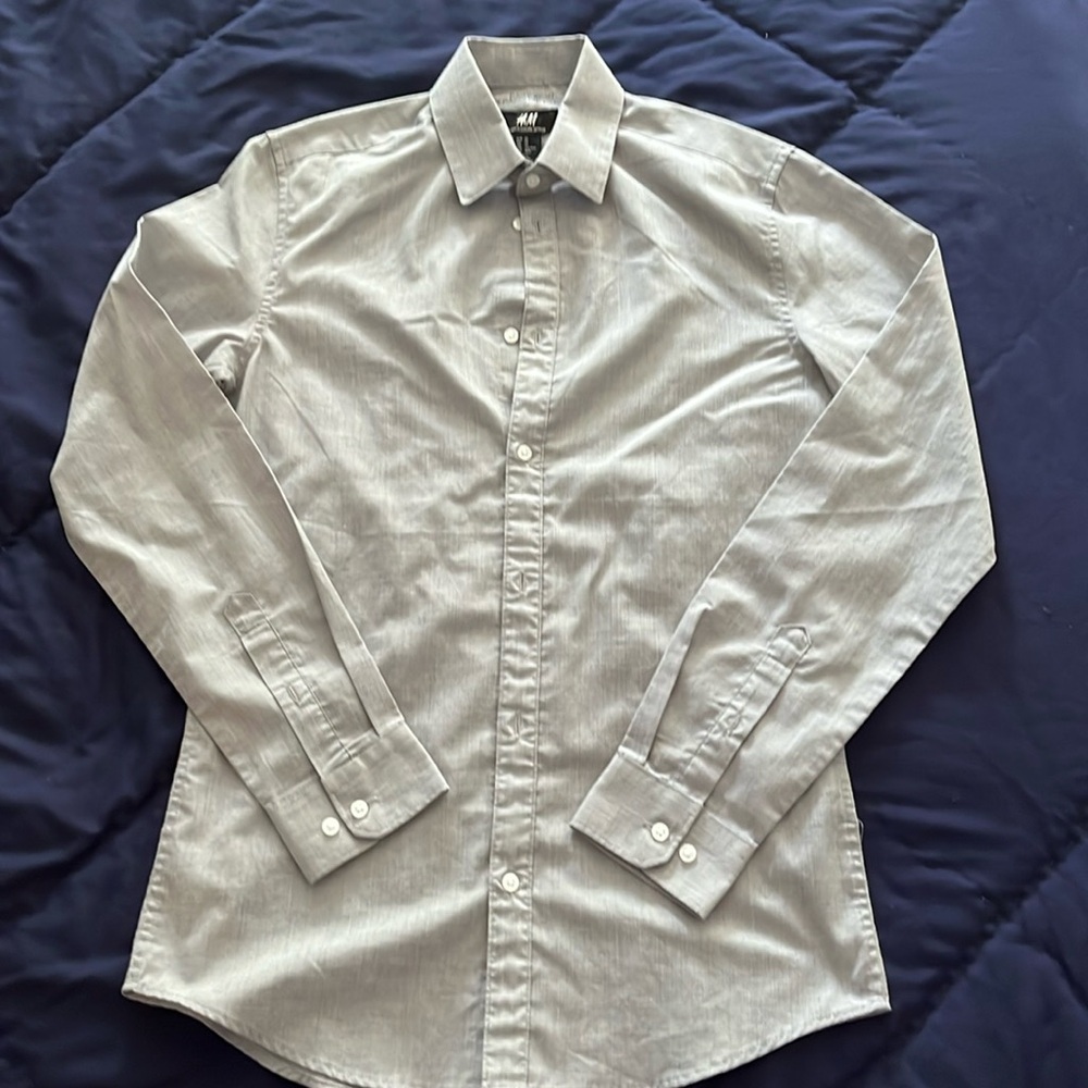 H&M slim fit men’s dress shirt